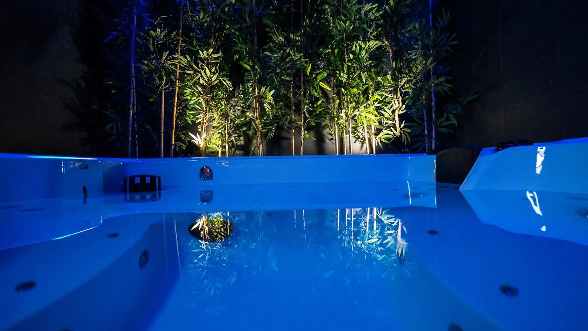 Hotel kapsułowy Futurotel Sevilla Hiszpania