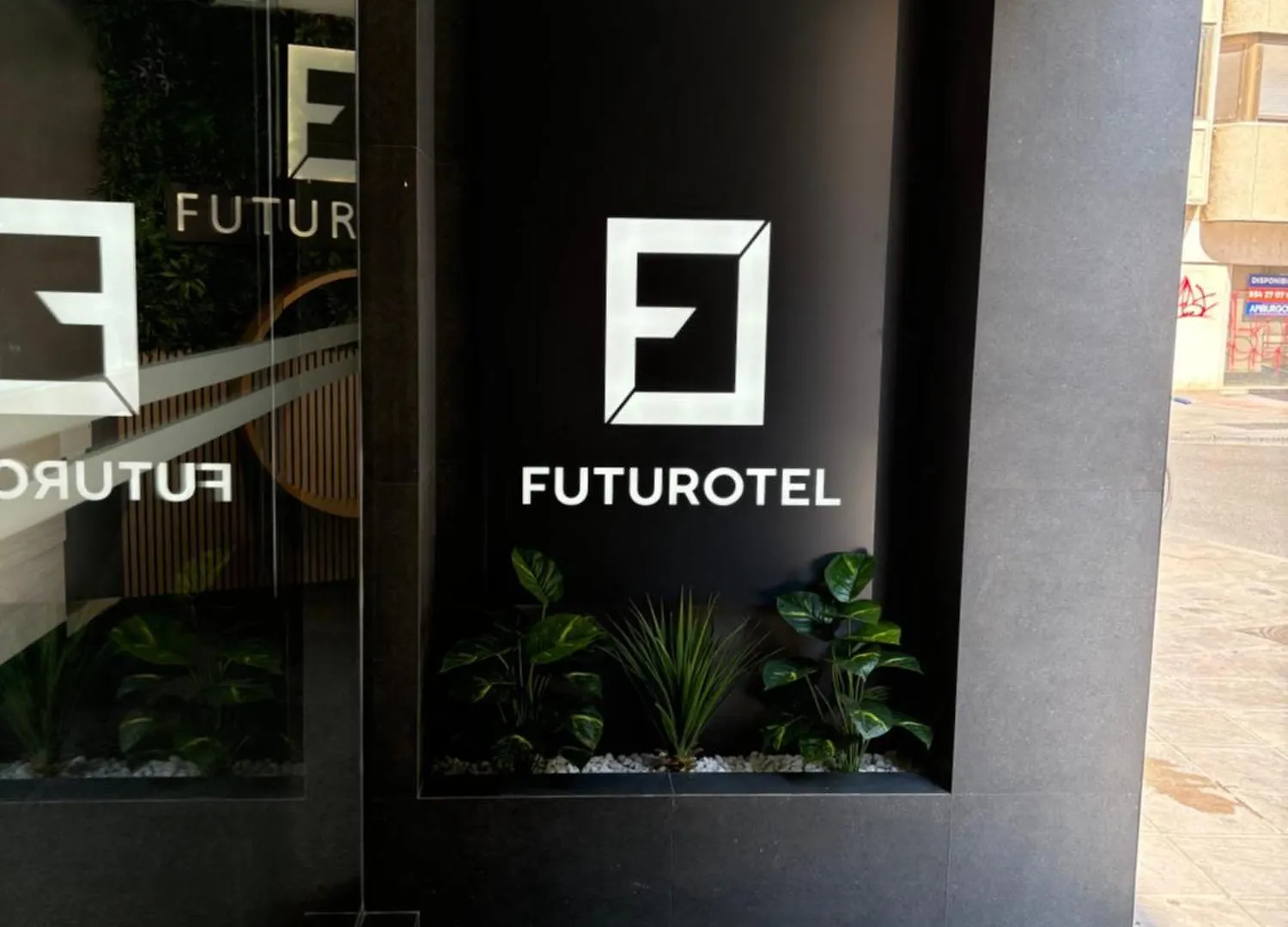 Capsule hotel Futurotel Sevilla