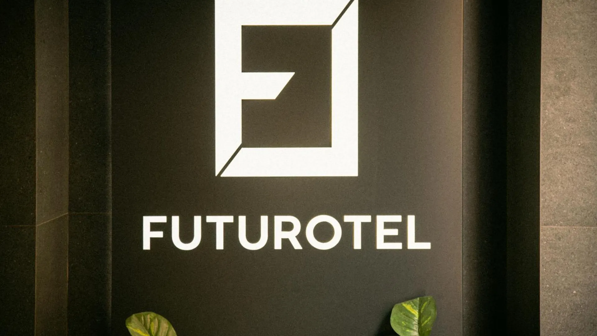 Futurotel Sevilla 0*, Seville